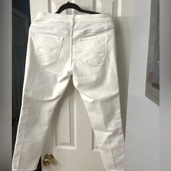 Gap Girlfriend White Jeans - Picture 2 of 7